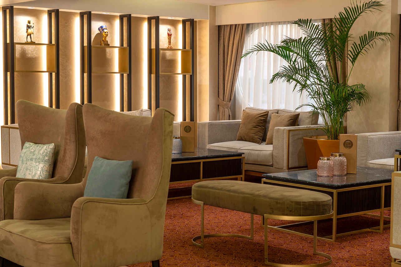 Bar and Lounge Area - Sonesta Sun Goddess