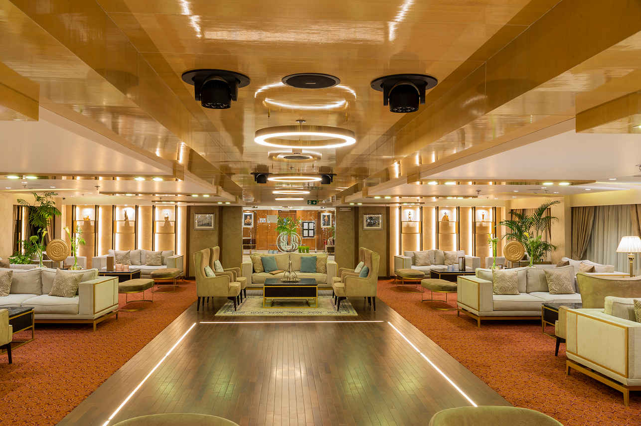 Bar and Lounge Area - Sonesta Sun Goddess