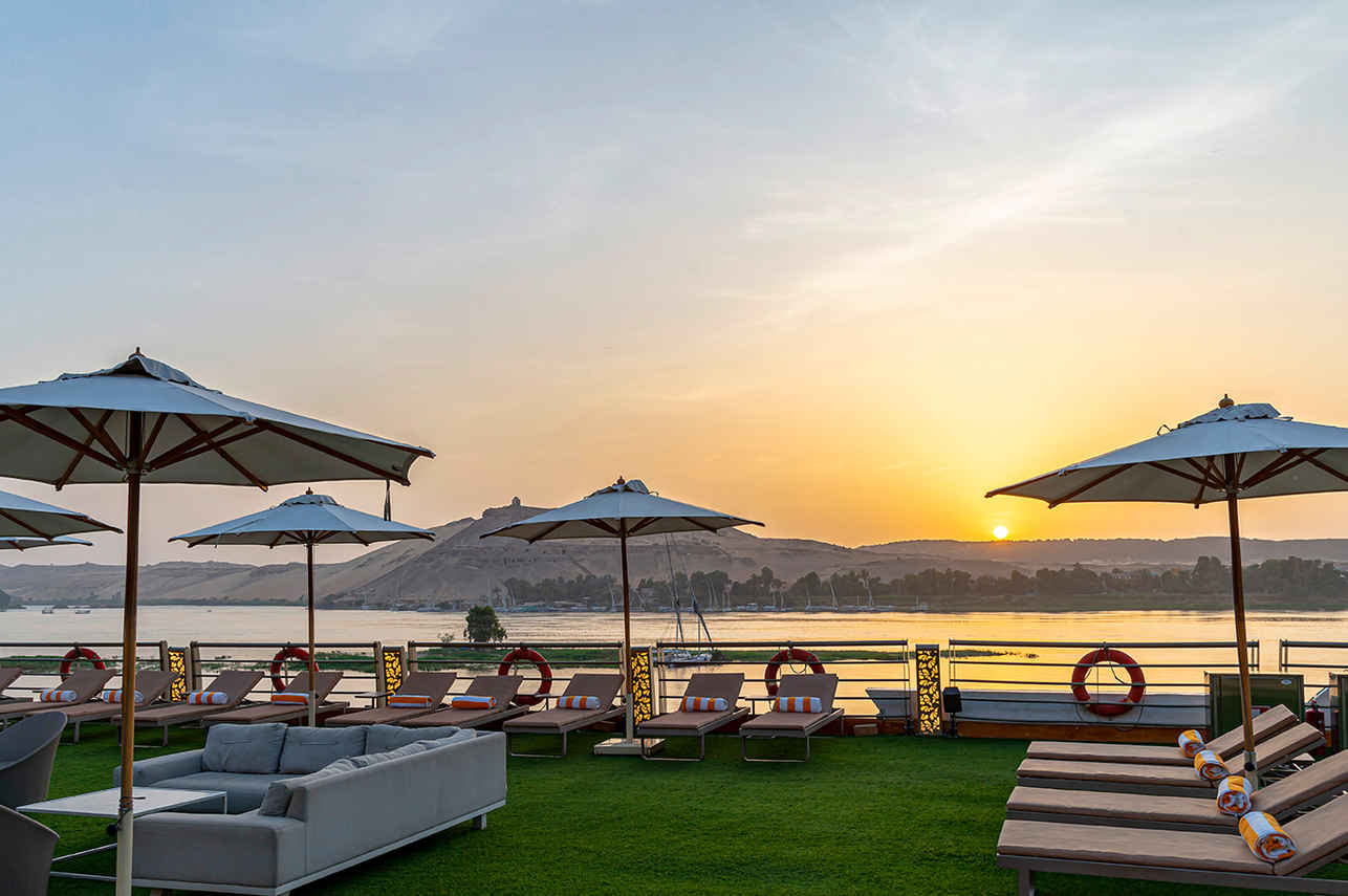 Sun Deck - Sonesta Sun Goddess