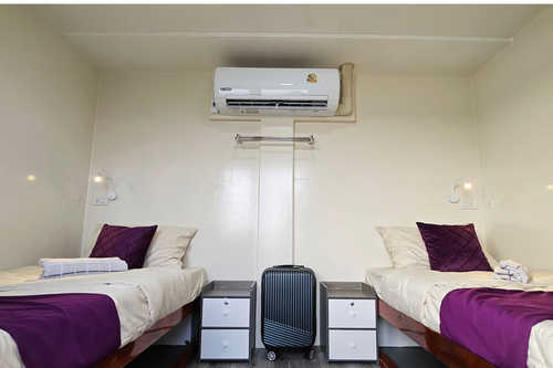 Twin cabin