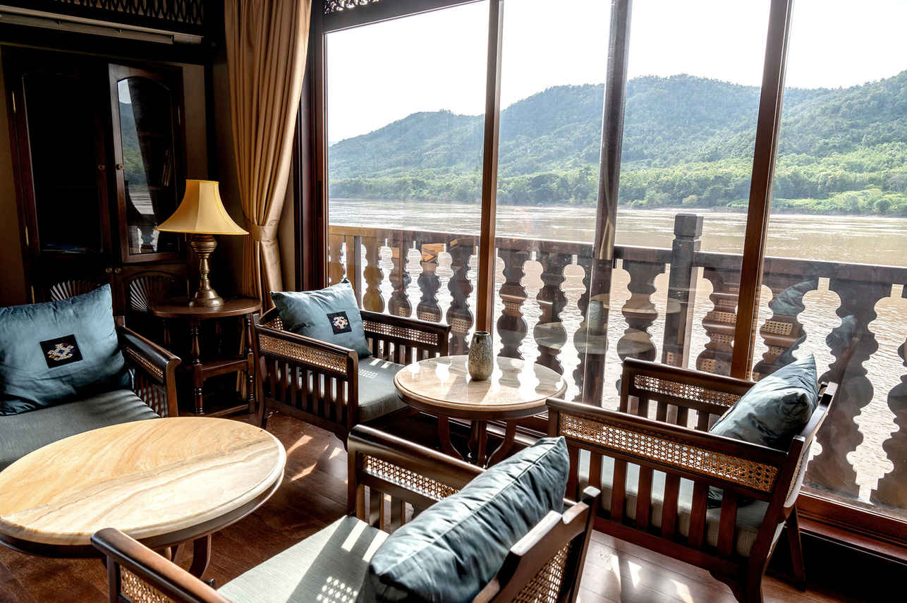 Indoor Saloon - Anouvong