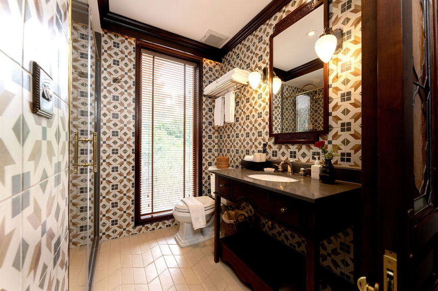 Deluxe - Ensuite Bathroom