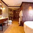 Signature Suite - Ensuite Bathroom