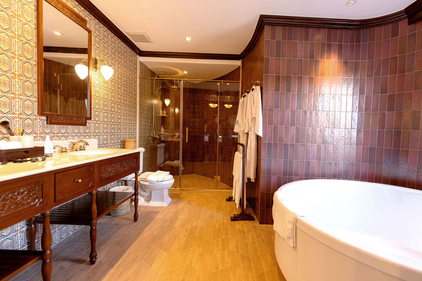 Signature Suite - Ensuite Bathroom