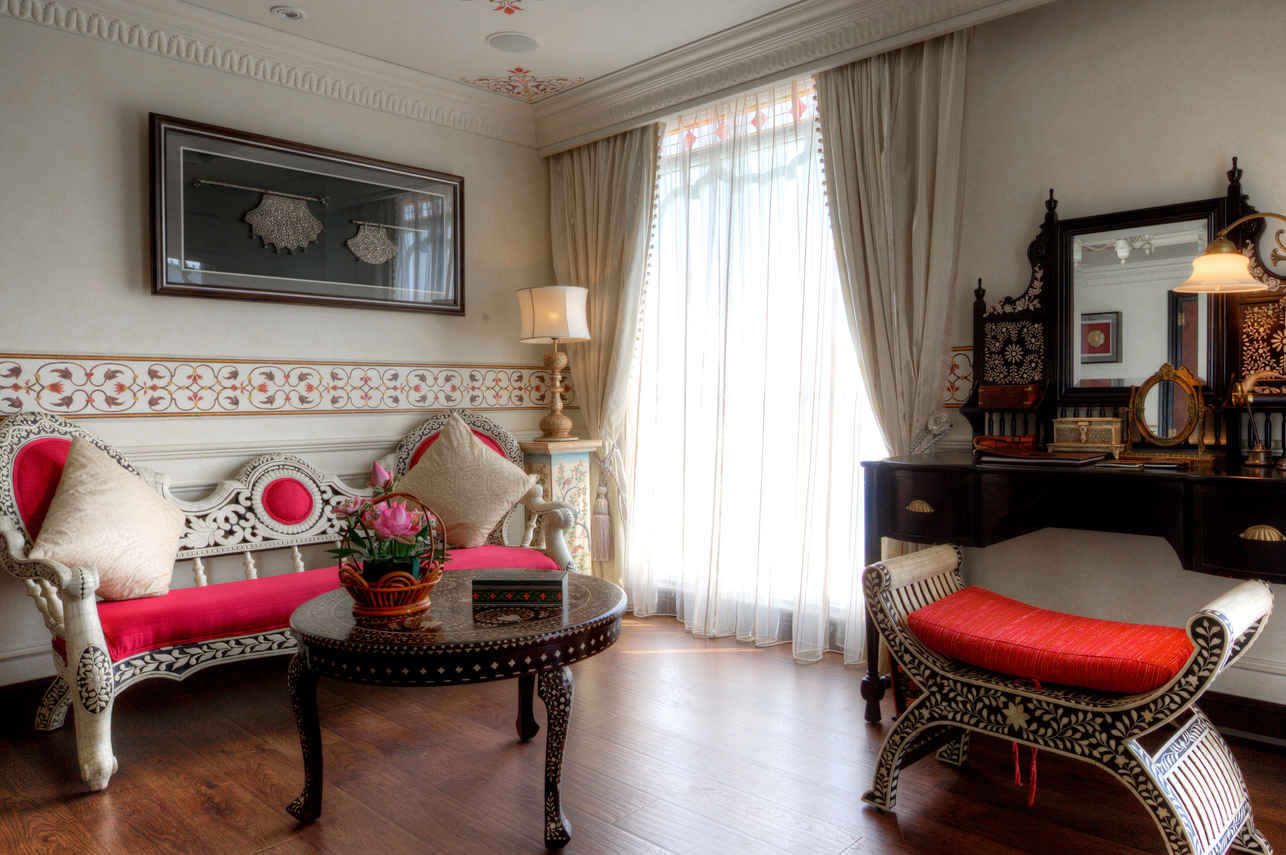 Noble Suite Sitting Area