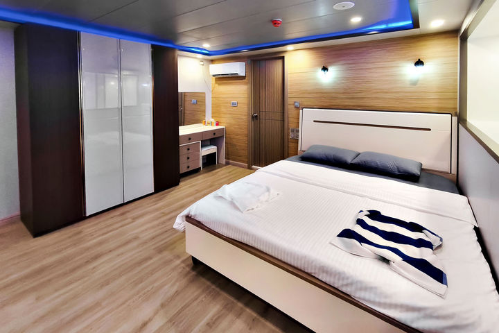 Suite Cabin Main Deck