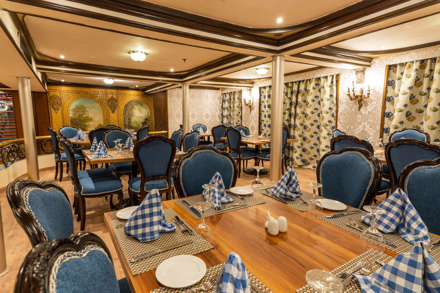 Sala de Jantar - City and Sea Adonis