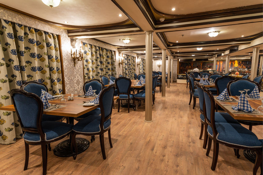 Sala de Jantar - City and Sea Adonis