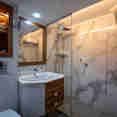 Salle de bain privée - City and Sea Adonis