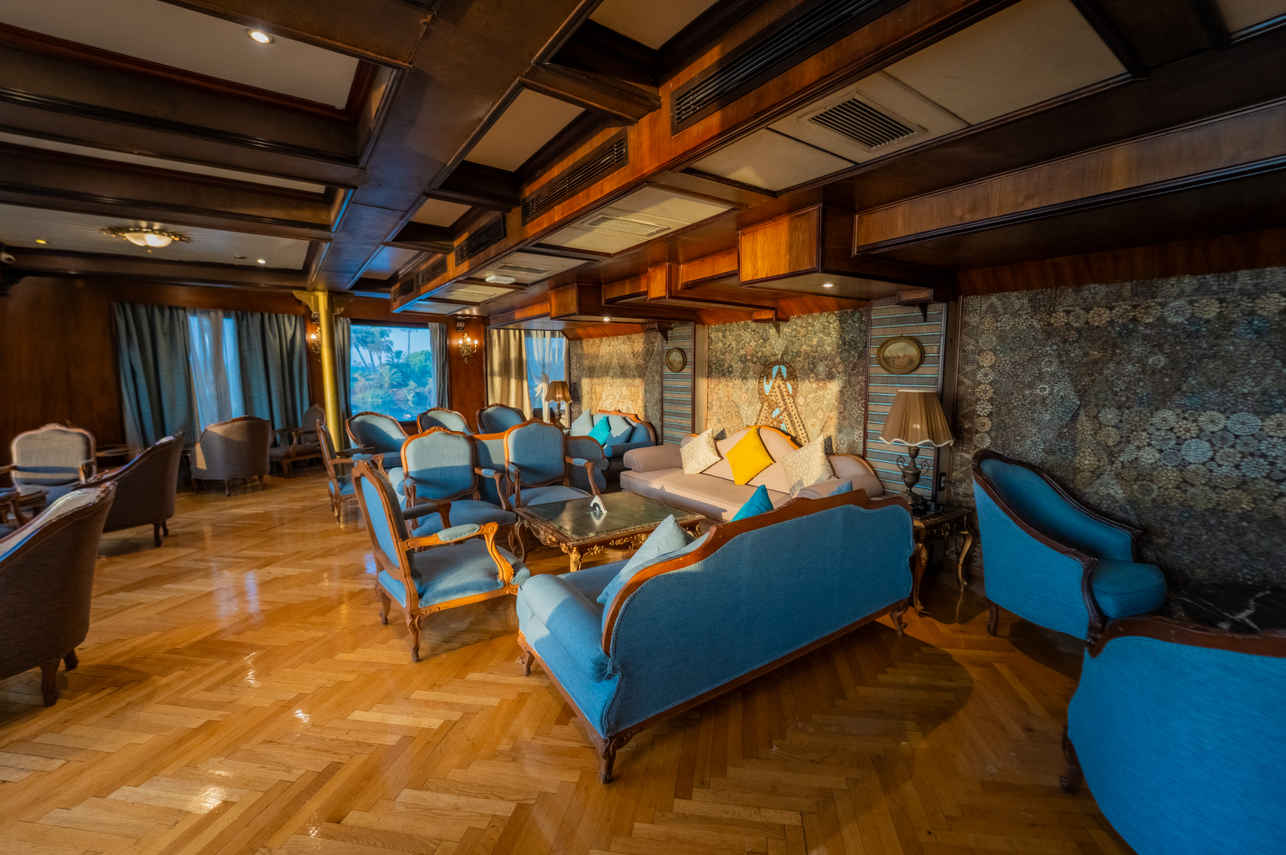Salon intérieur - City and Sea Adonis