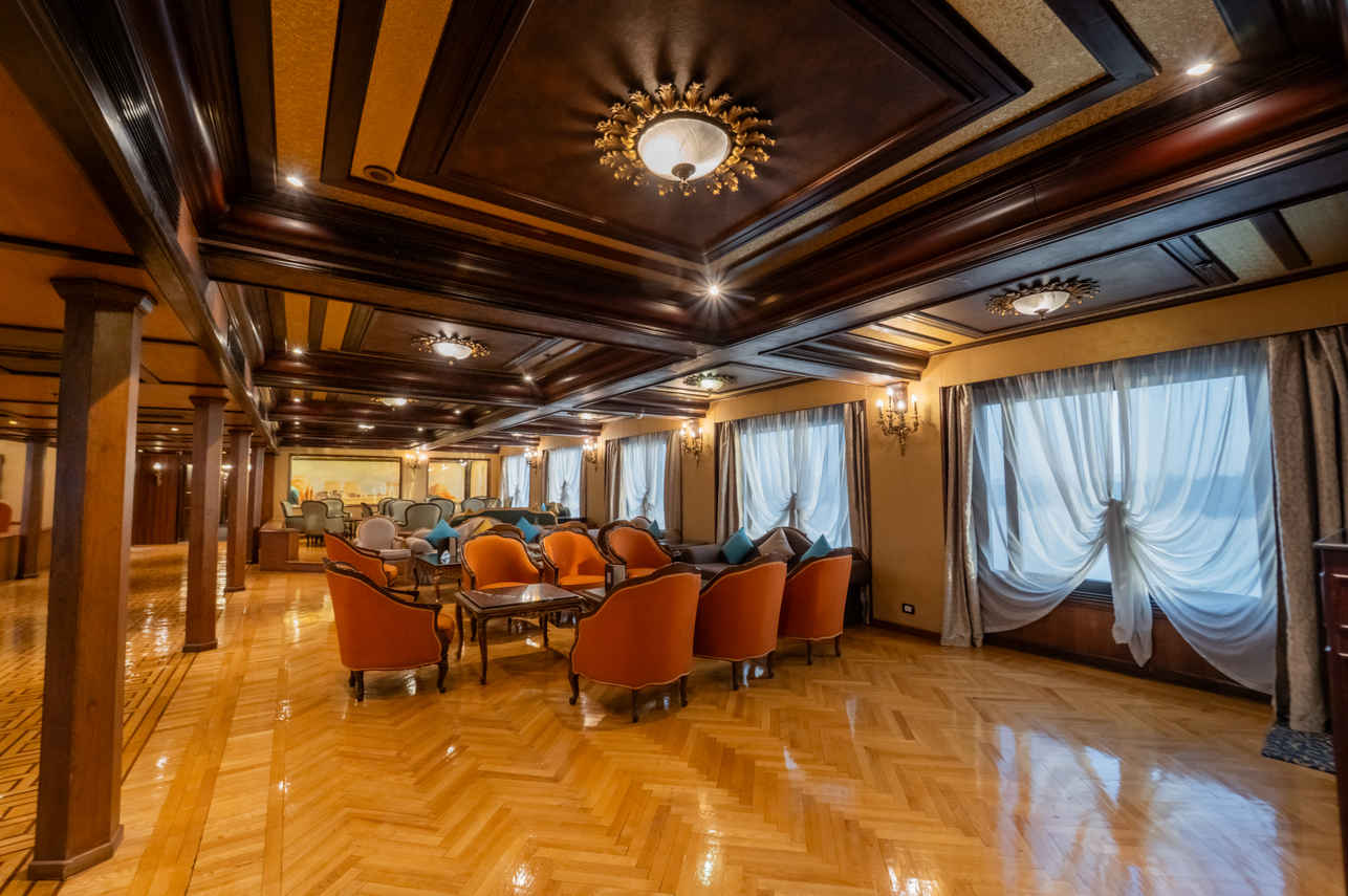 Salon intérieur - City and Sea Adonis