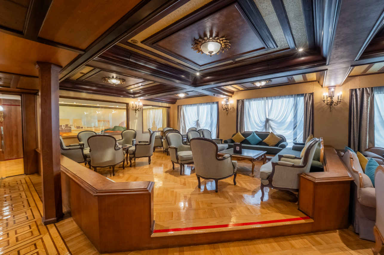 Salon intérieur - City and Sea Adonis