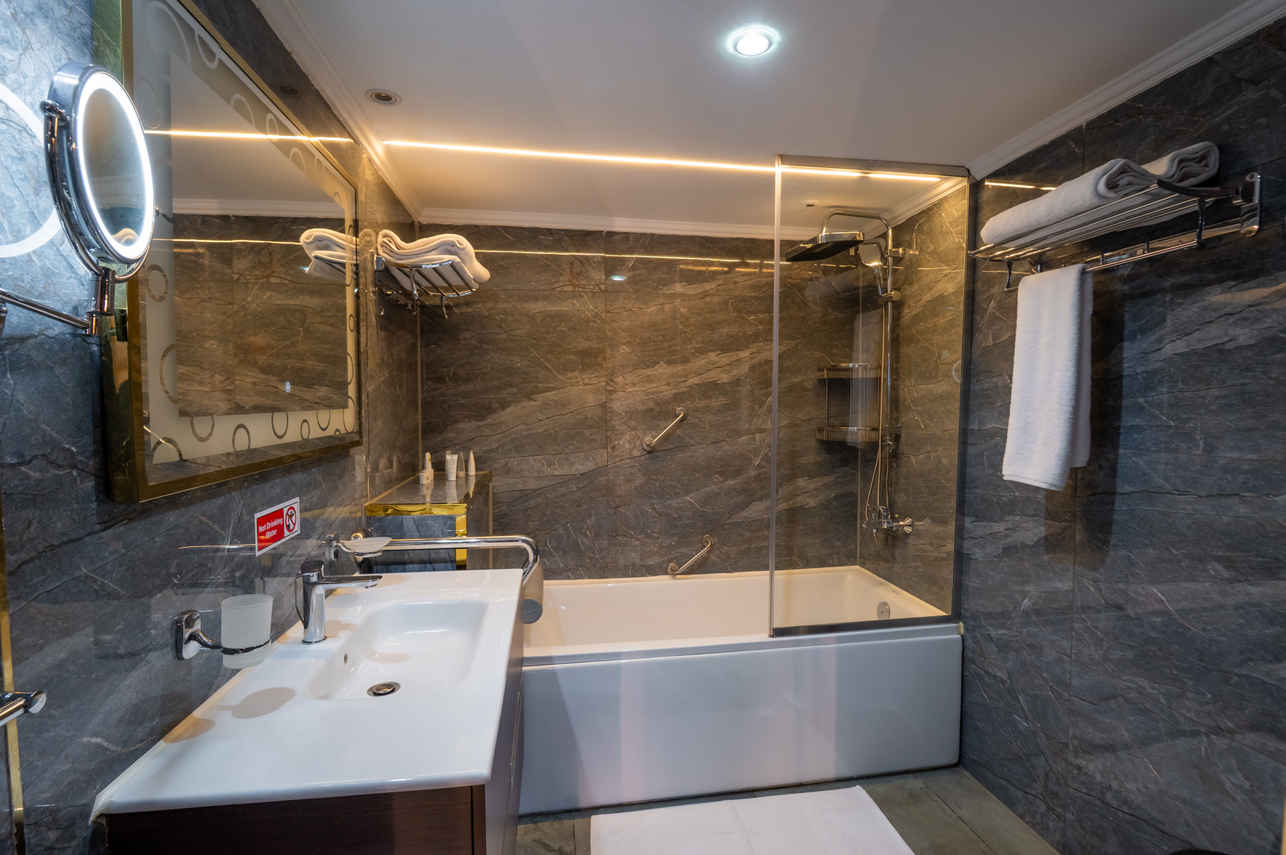 Salle de bain privée - City and Sea Adonis