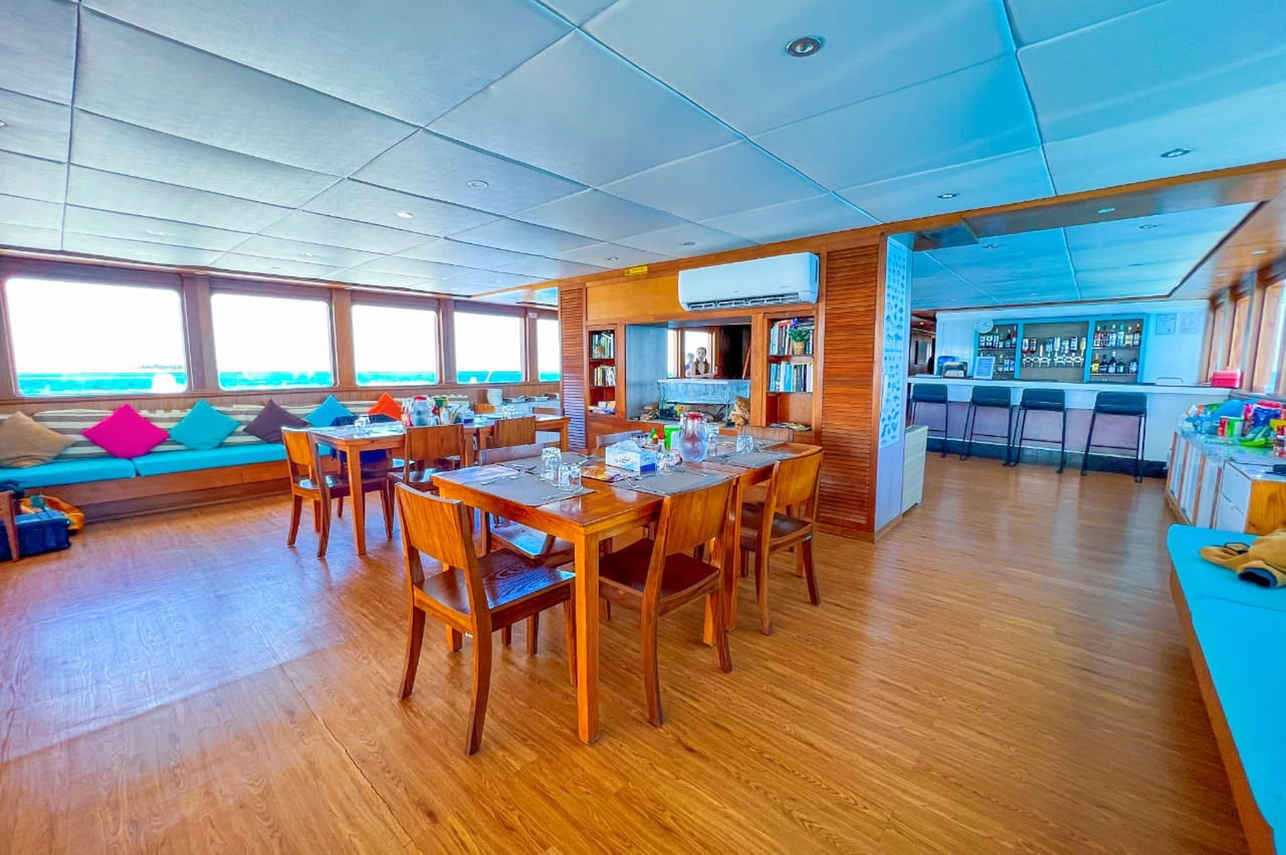 Restaurant - Divescape Cruiser