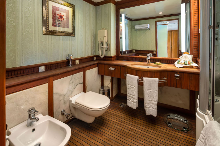 Presidential Suite Bathroom