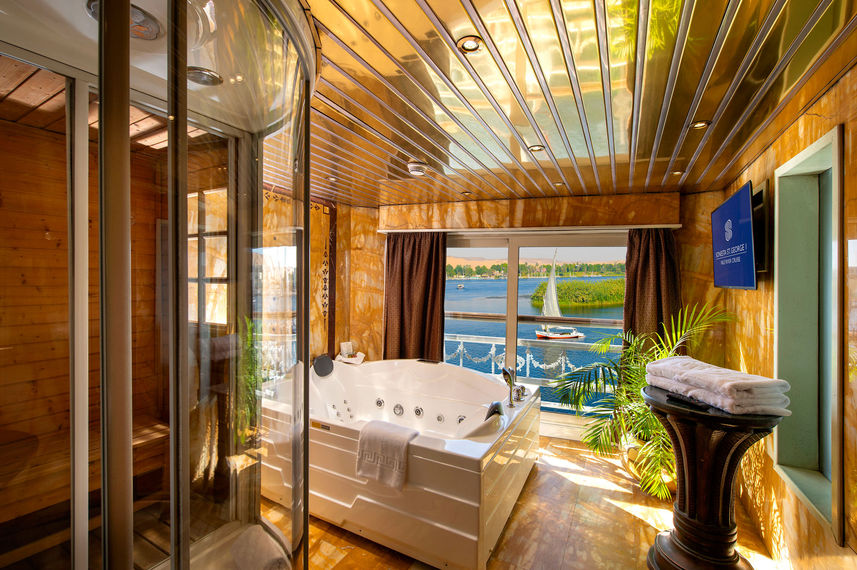 Royal Suite Bathroom