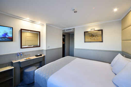 Standard King Size Cabin