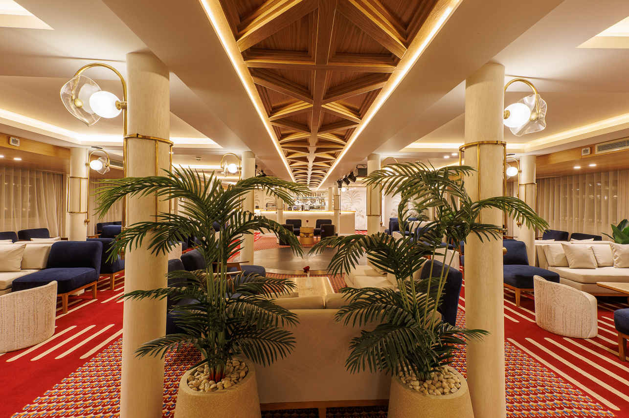 #indoorsaloon  - Esmeralda