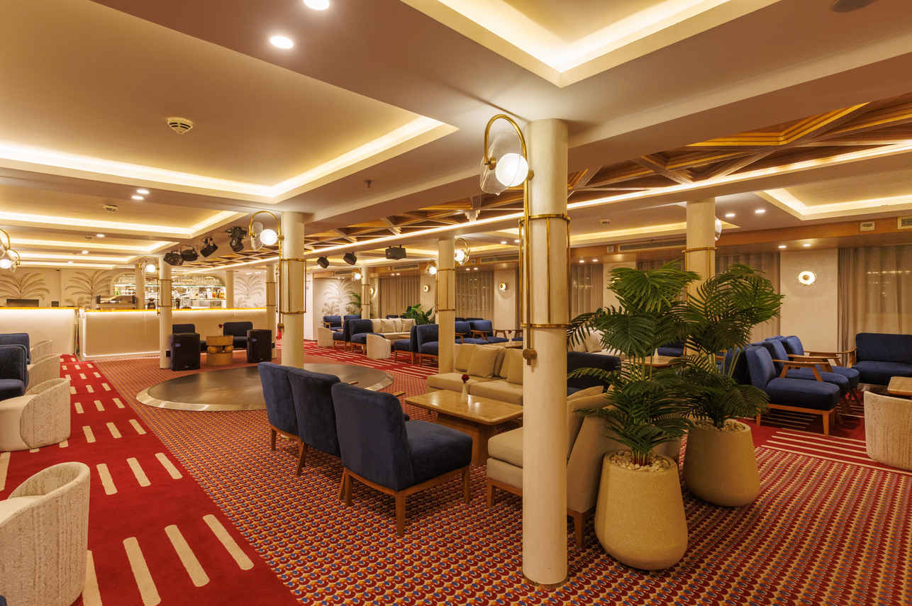 Salon interior - Esmeralda