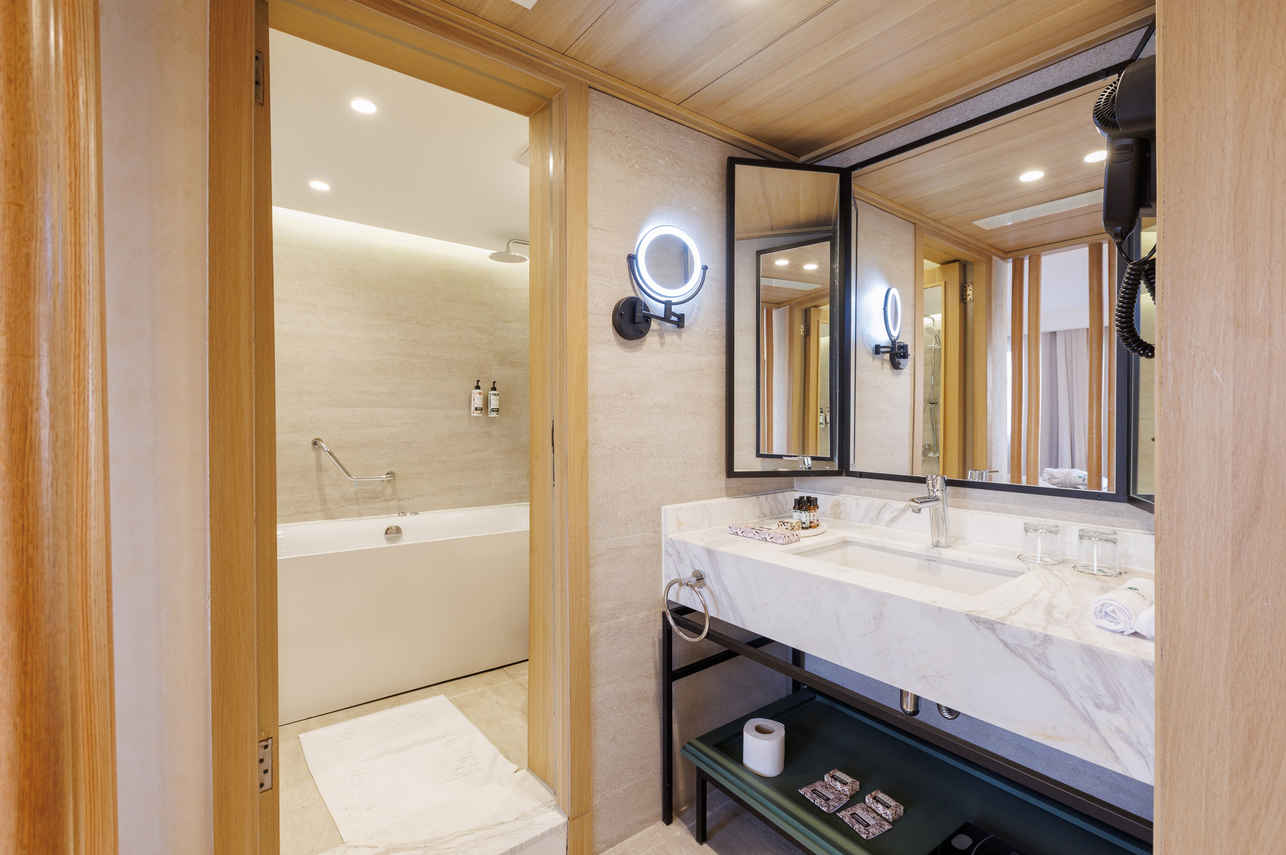 #en-suitebathrooms  - Esmeralda