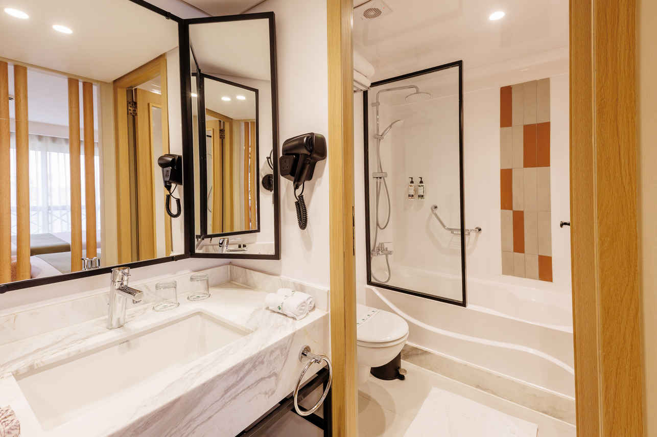 #en-suitebathrooms  - Esmeralda