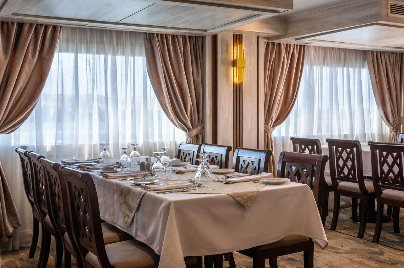 Dining Room - Chateau Lafayette