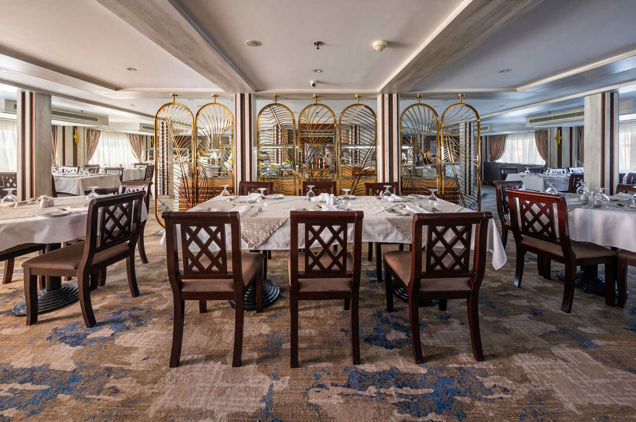 Dining Room - Chateau Lafayette
