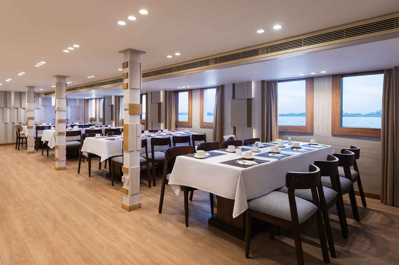 #diningroom  - MS Alma
