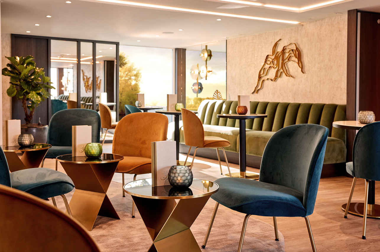 Indoor Saloon - Amadeus Riva
