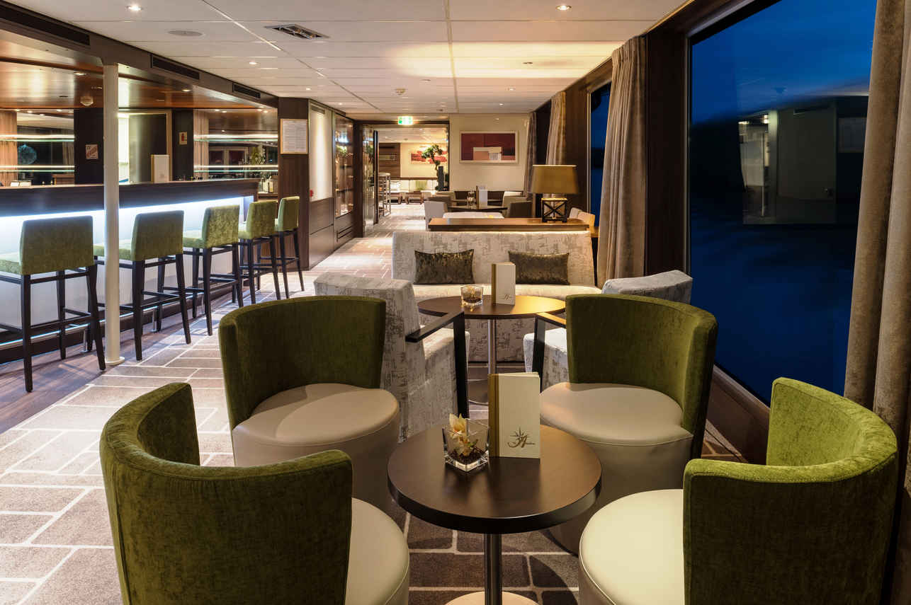 Bar et Salon extérieur - Amadeus Diamond