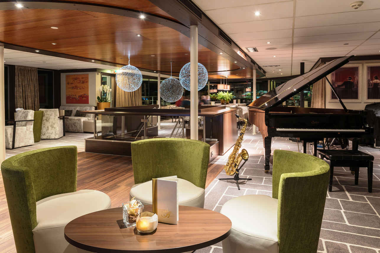 Bar et Salon extérieur - Amadeus Diamond