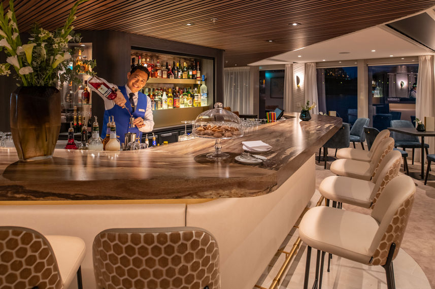 Area bar - Amadeus Cara