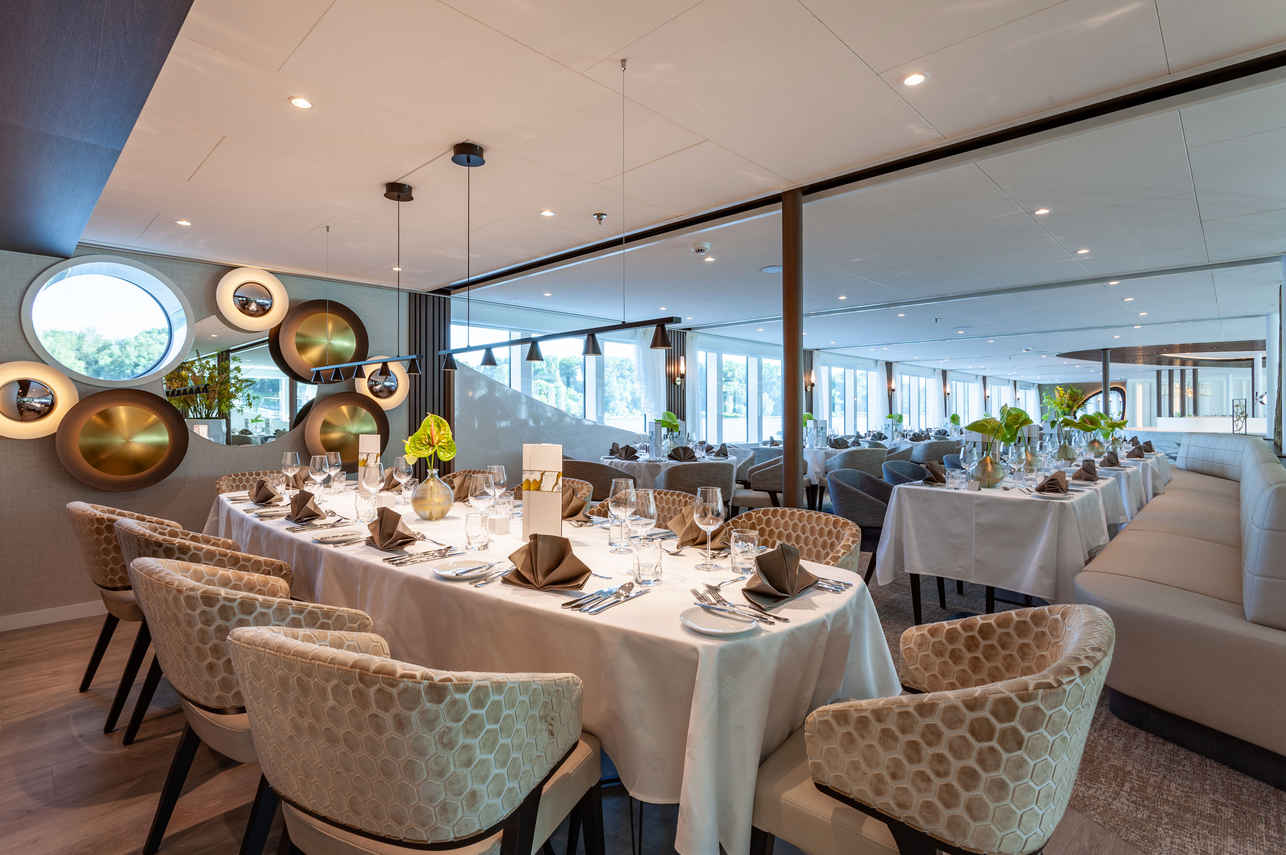 Dining Room - Amadeus Cara