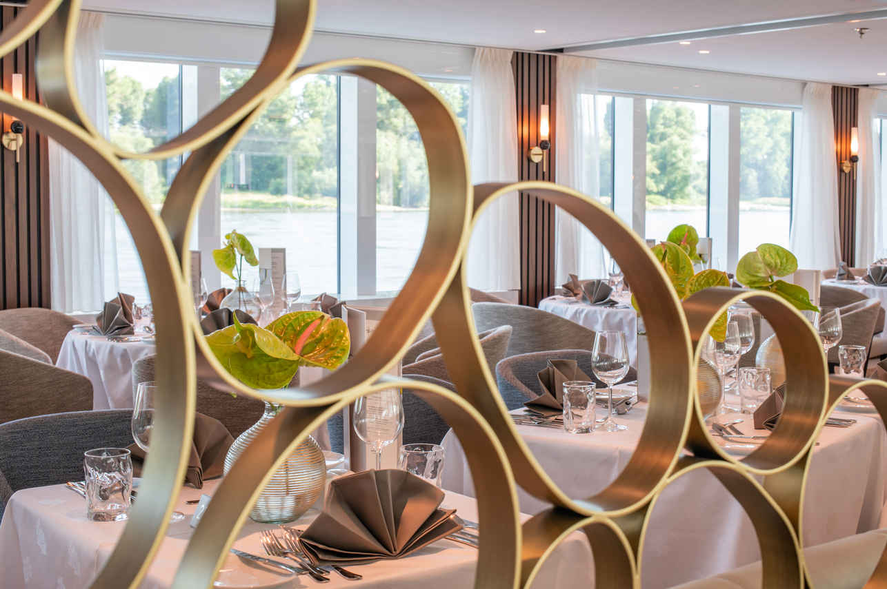 Dining Room - Amadeus Cara