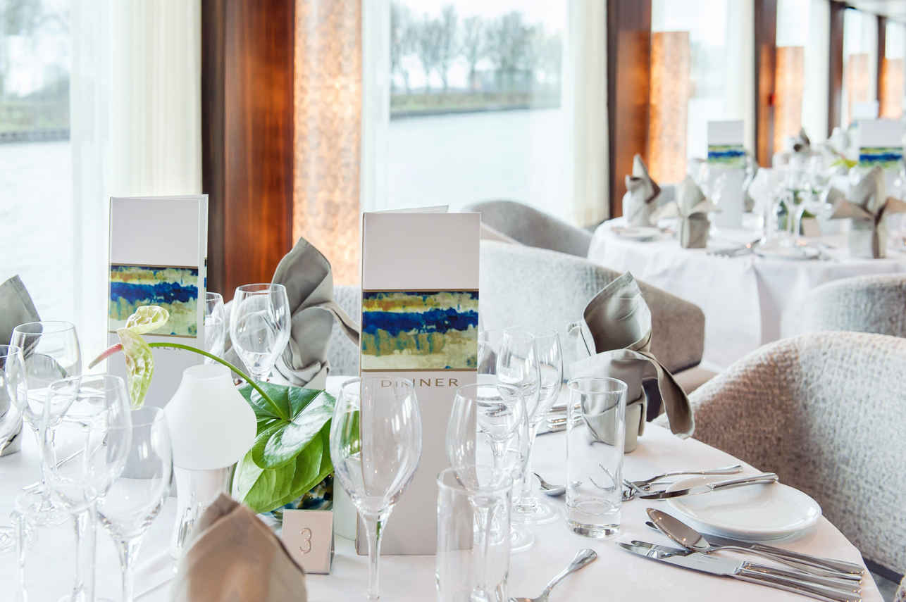 Dining Room - Amadeus Queen