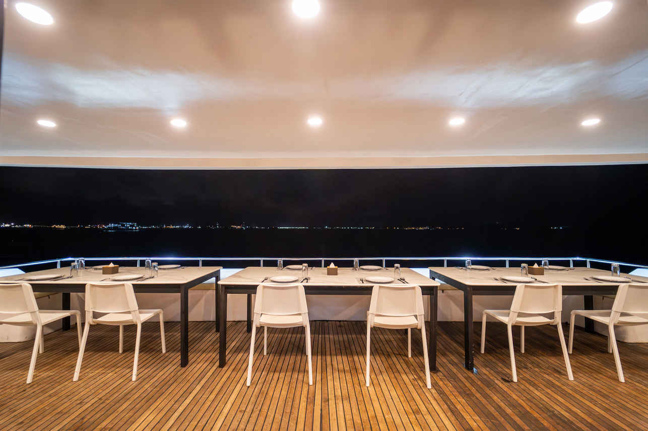 Dîner à l'extérieur - Maldives Legend X