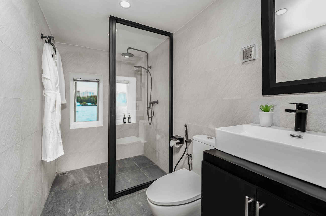 VIP Suites Bathroom