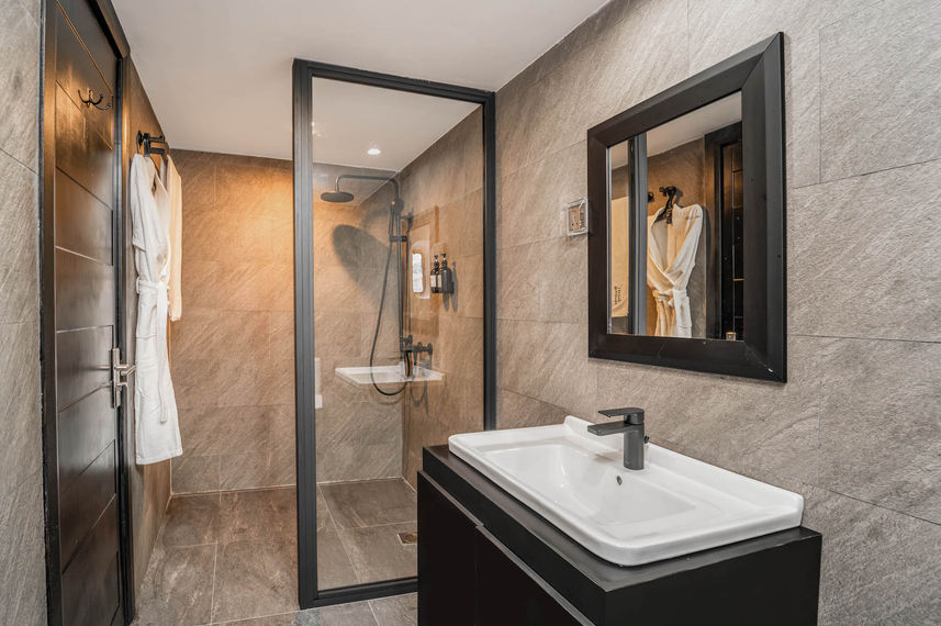 Double Cabin Bathroom