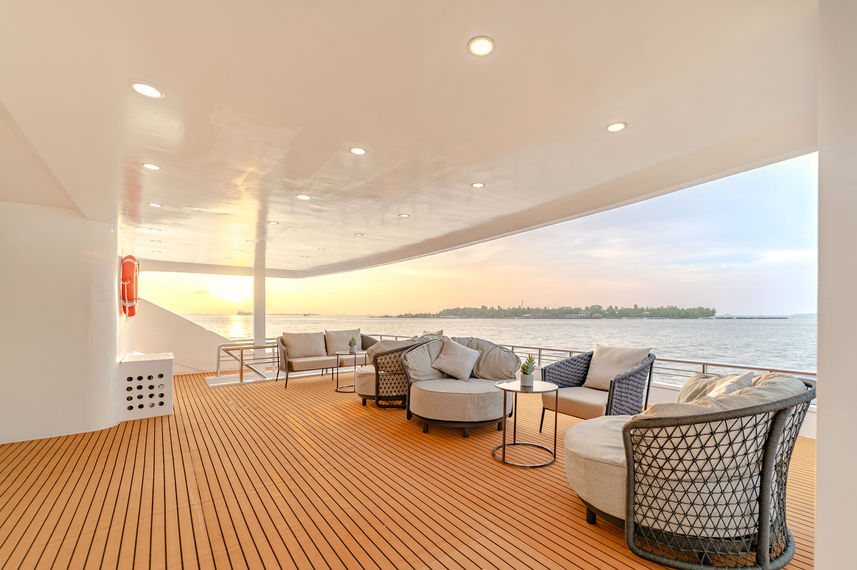 Outdoor Lounge - Legend X