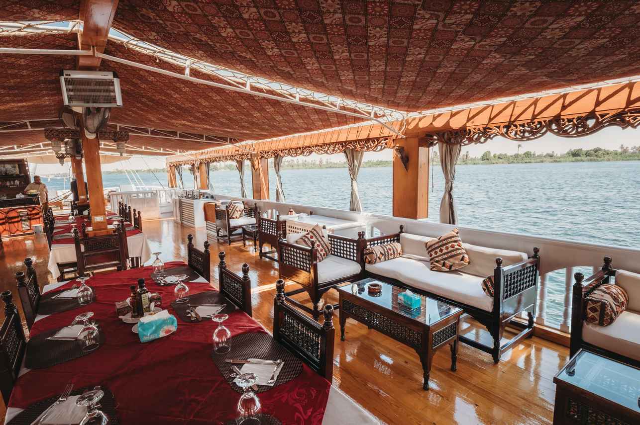 ダイニングルーム - Dahabeya Amoura