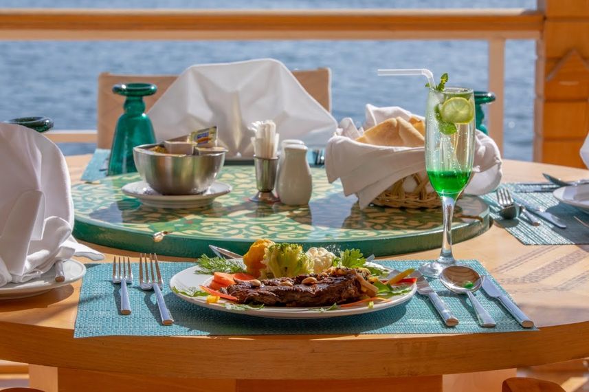Essen an Board - Dahabeya Aida