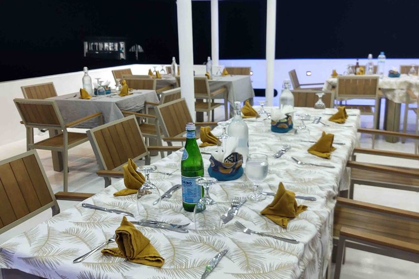 Al Fresco Dining