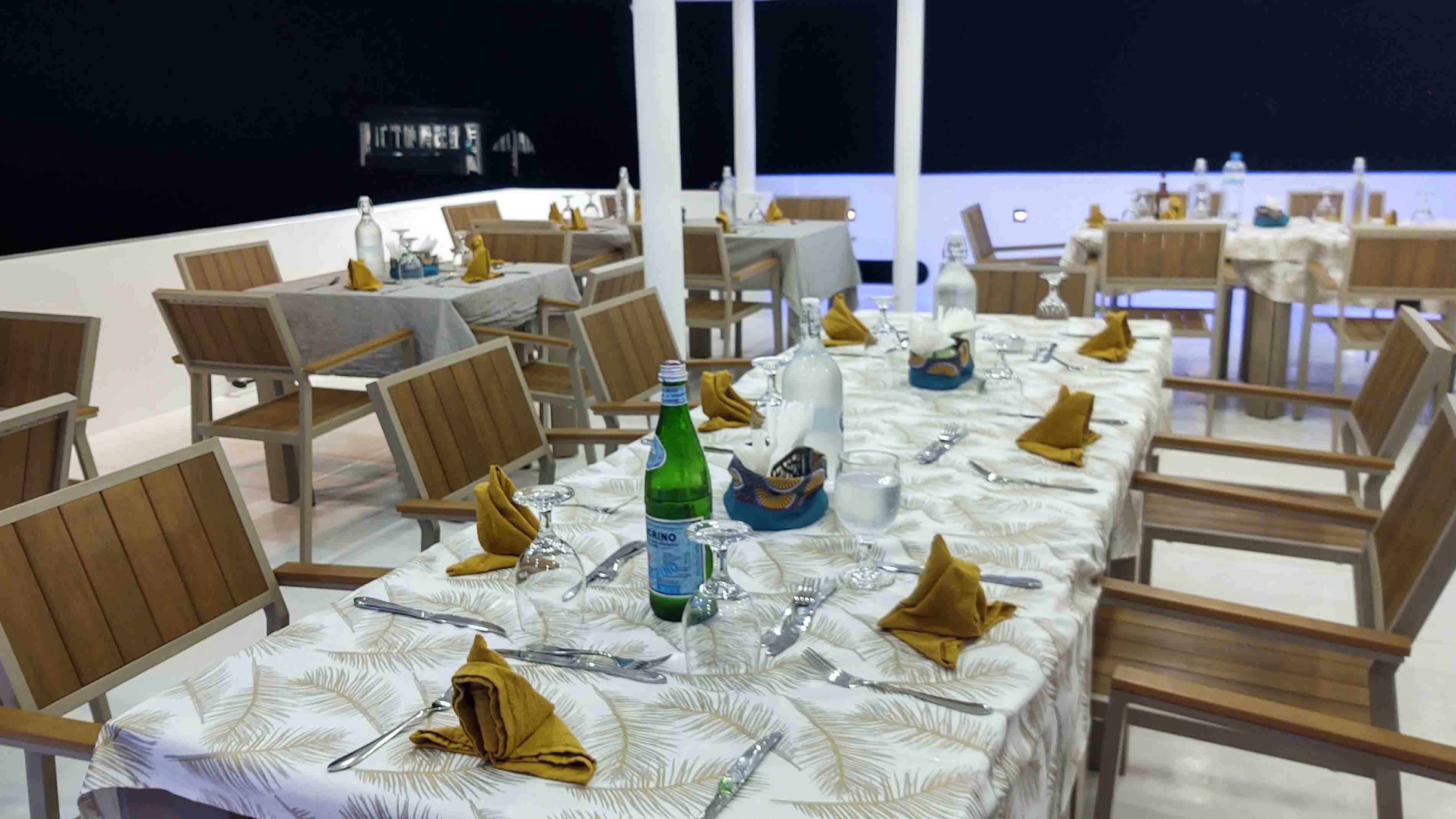 Al Fresco Dining