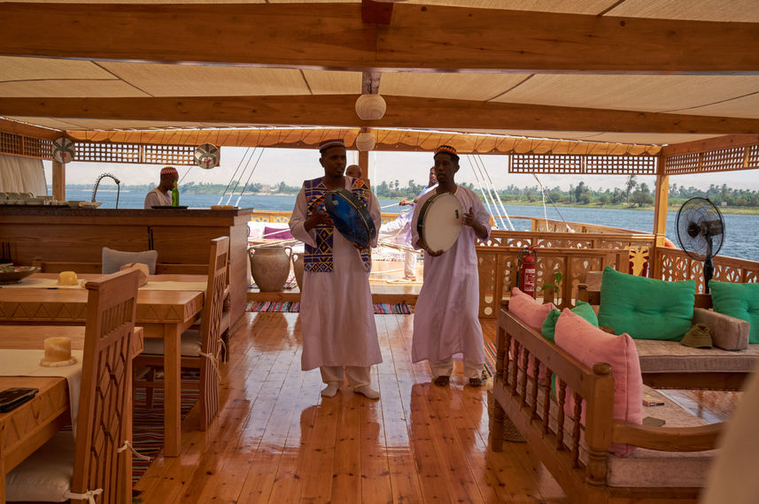 Pranzo all'aperto - G Adventures Dahabiya Nile