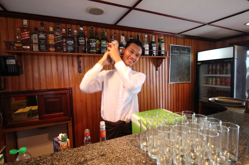 Area bar - RV Indochina Pandaw