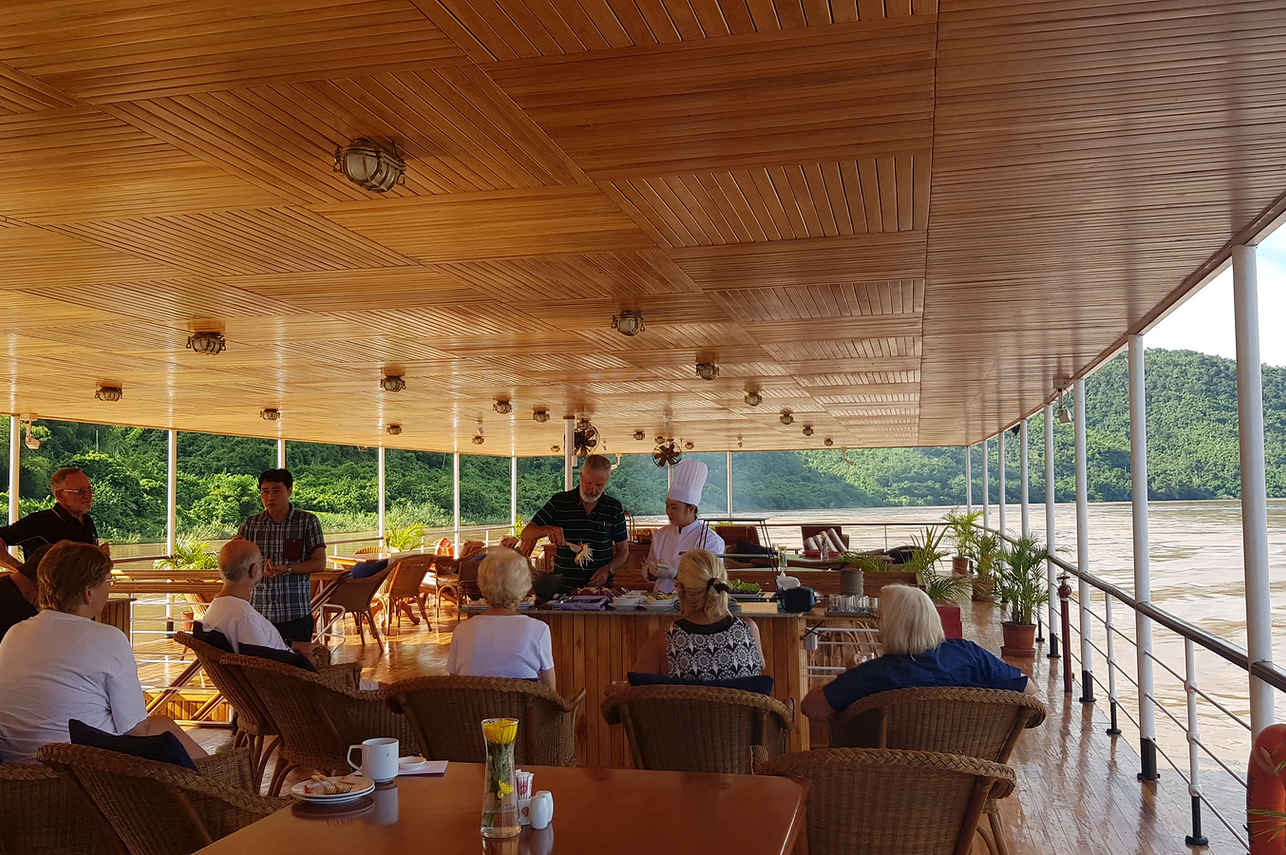 Restaurant - RV Sabaidee Pandaw