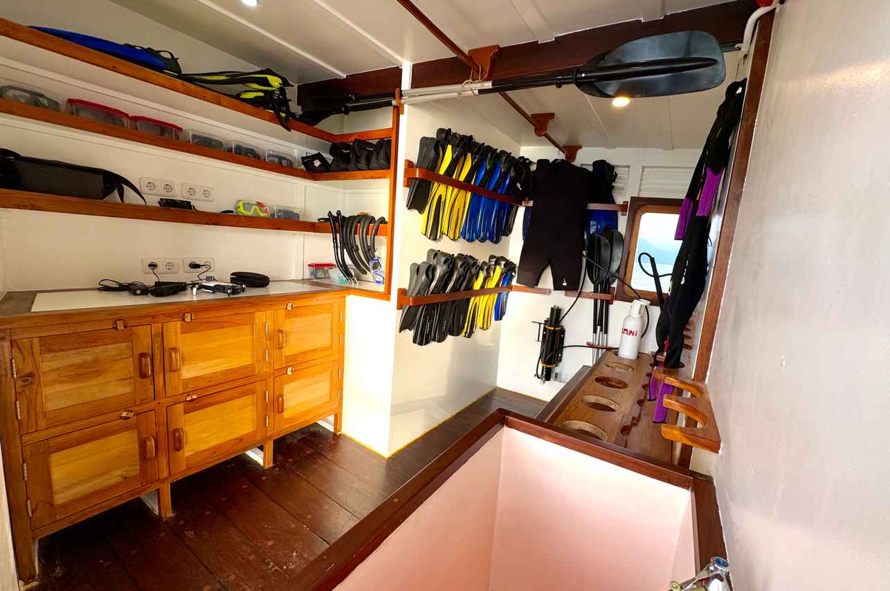 Dive Room