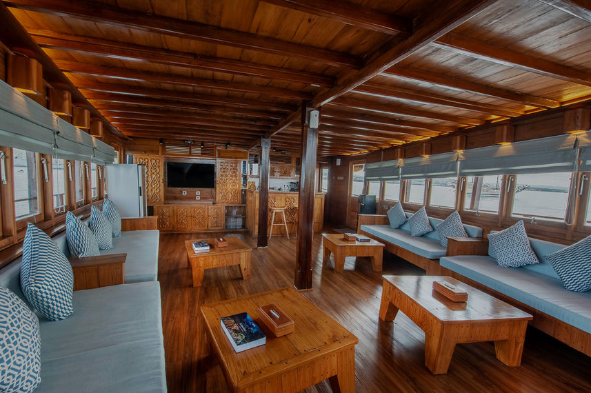 Indoor Saloon - Malaillo