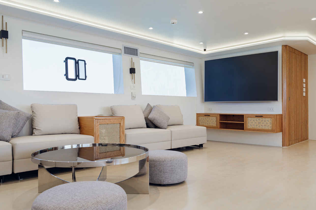 Indoor Saloon - Alsuraya