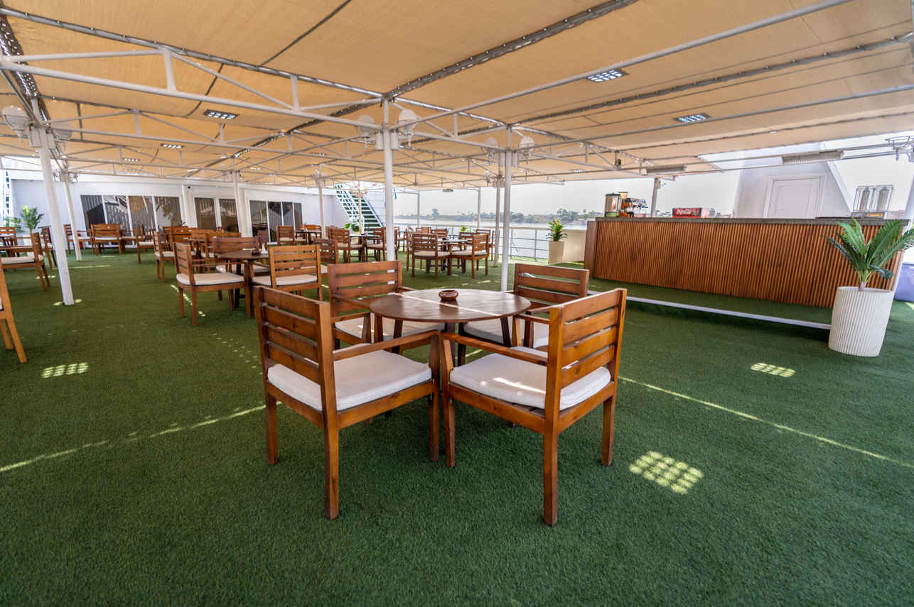 Outdoor Lounge - Nile Crown I